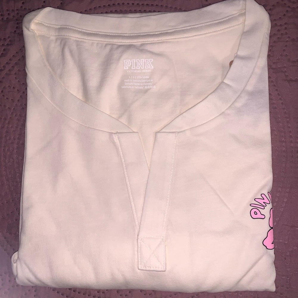 Victoria’s Secret Pink SET 5” Creamer Everyday Fleece Shorts & Henley Floral Tee - Picture 6 of 14